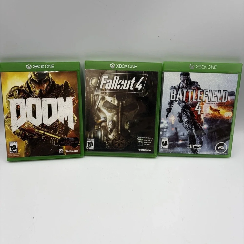 Microsoft Xbox One Model 1540 Console Bundle 500 GB, Controller, Headset 3 Games